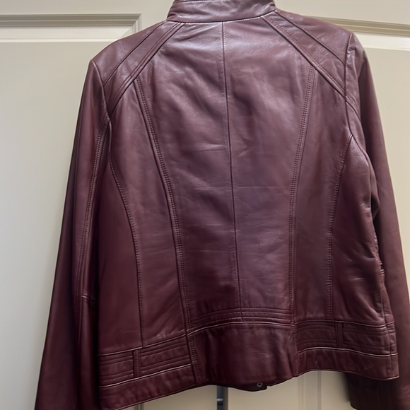 Burgundy Leather Jacket Size Large - Picture 6 of 10